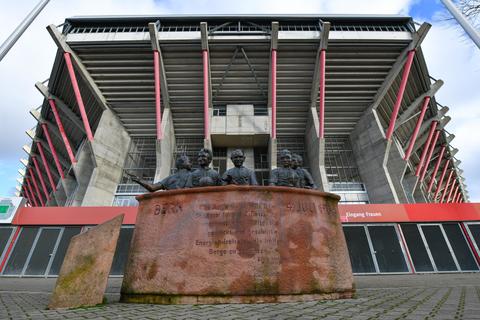 Fritz-Walter-Stadion: Infos zu Tickets, Anfahrt, Stadionplan und Parken